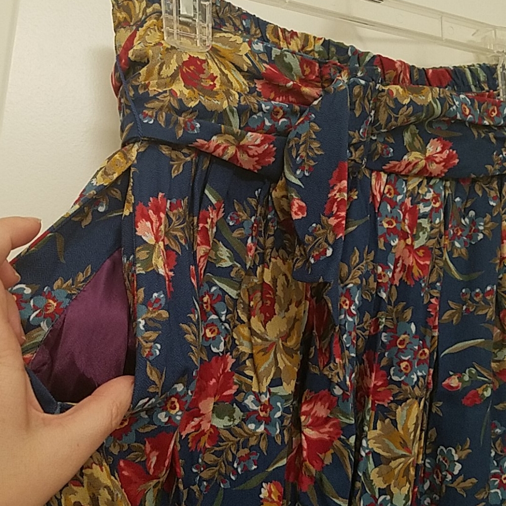 Susan Bristol_Floral Skirt w/POCKETS & Belt